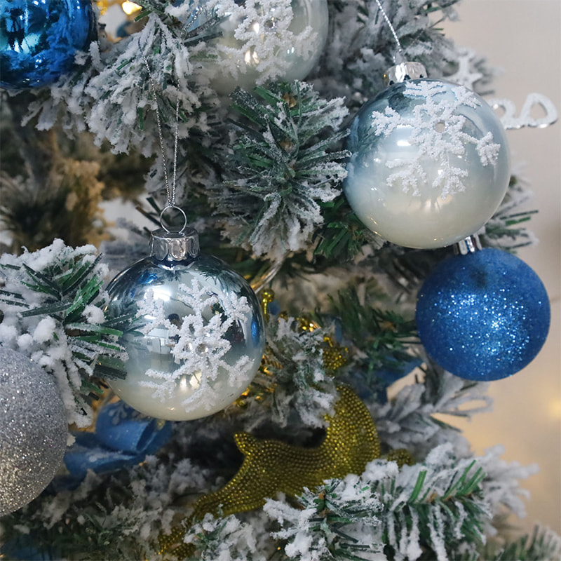 Bola Kaca Hiasan Krismas Dalaman 8×8×8cm