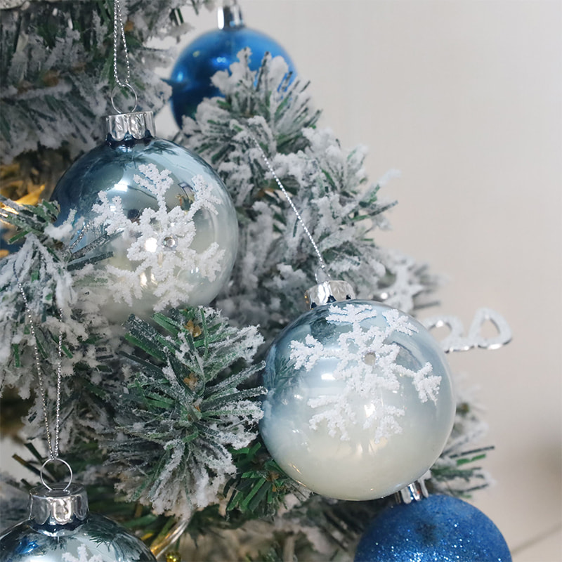 Bola Kaca Hiasan Krismas Dalaman 8×8×8cm