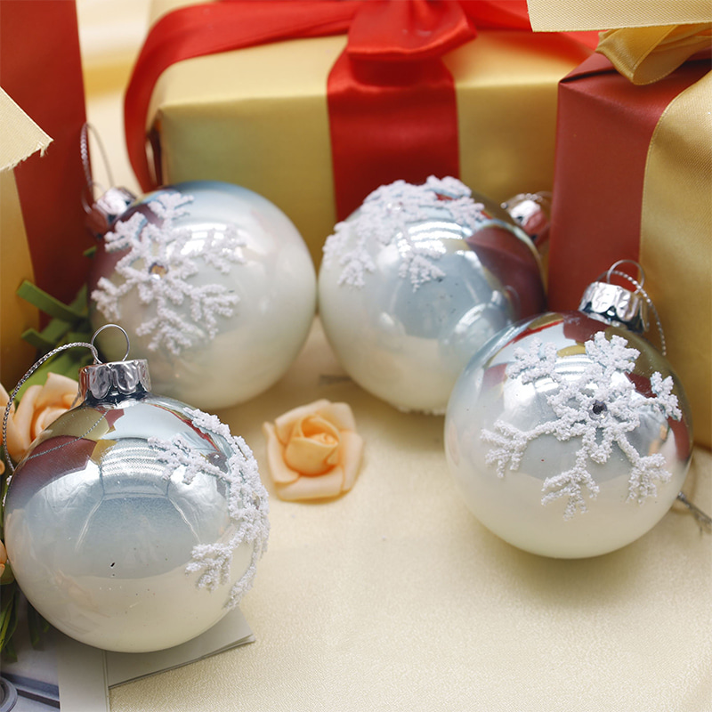 Bola Kaca Hiasan Krismas Dalaman 8×8×8cm